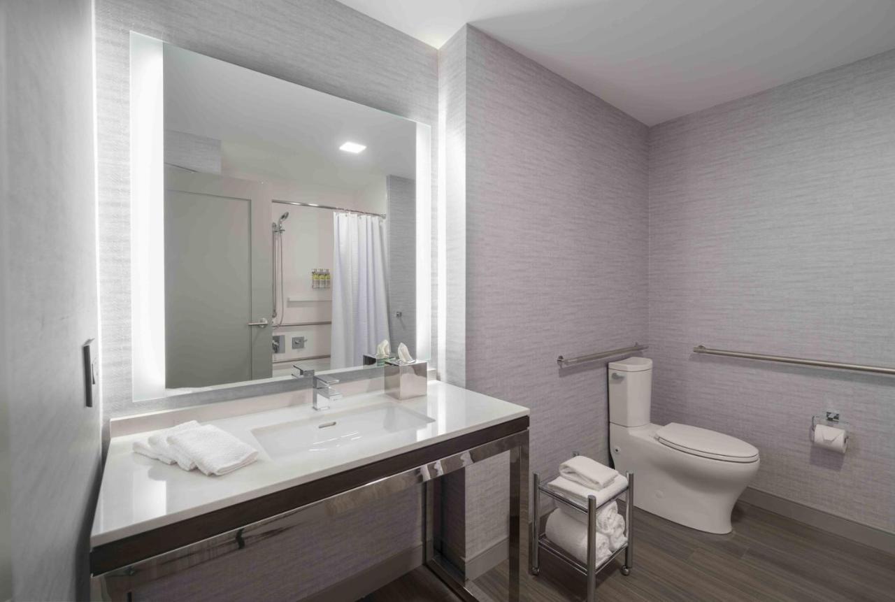 Holiday Inn Express - Boston Logan Airport - Revere By Ihg Eksteriør billede